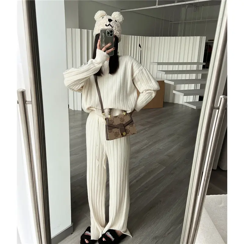 Mailifu Wholesale Autumn   Winter Streetwear Outfits Long Sleeve O-neck Crop Tops And Pants Two Piece Sweater Set For Woman