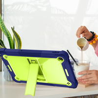 Pour l'étui pour tablette Moto Tab G62, un étui robuste à trois couches avec de multiples fonctions est inclus.