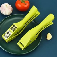 Multifunctionele roestvrijstalen veilige groente- en knoflookpers, rasp, keuken cadeau, makkelijk schoon te maken, creatief, één gereedschap, twee doeleinden