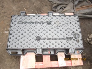 Nhiệm vụ nặng nề D400 en124 cửa cống Bìa tam giác đôi thiết kế bền sắt dễ uốn chế tạo dịch vụ sản phẩm - Product Image 4