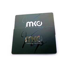 บัตรของขวัญธุรกิจ PVC แบบกำหนดเองสำหรับมืออาชีพ บัตรรับประกันเคลือบฟิล์ม พิมพ์ UV แถบแม่เหล็ก สำหรับบัตรพลาสติกประจำตัวพนักงานสำนักงาน - Product Image 5