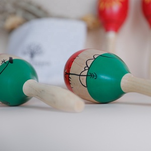 Une paire de <span class=keywords><strong>maracas</strong></span> en bois Orff, instrument de musique, jouets éducatifs pour enfants, <span class=keywords><strong>maracas</strong></span> d'accompagnement, <span class=keywords><strong>maracas</strong></span> à claquettes - Product Image 4