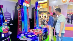 <span class=keywords><strong>Jeu</strong></span> de compétences d'arcade à monnayeur pour 2 joueurs, mode PK, avec fonction de poussée et de frappe, pour intérieur, avec système de récompense, garantie 1 an - Product Image 3