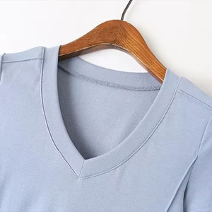 Camiseta de Manga Corta con Cuello en V y Corte Curvo en la Parte Inferior para Mujer, Camiseta Informal de Verano 2023, Tops para Mujer - Product Image 4