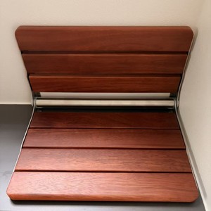 Banc de douche pliable mural Elly 450 mm en bois foncé et acier inoxydable, équipement de sécurité pour salle de bain - Product Image 2