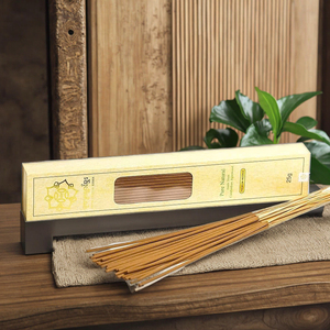 Juego de incienso de bambú al por mayor Oud, fragancia dulce, varitas de incienso de madera de agar eternas hechas a mano, embalaje personalizado para uso religioso - Product Image 1