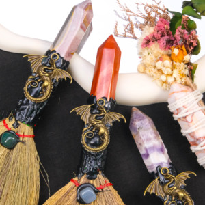 Escoba Mágica de Punta de Cristal de Alta Calidad al por Mayor, Artesanía Hecha a Mano <span class=keywords><strong>con</strong></span> Piedras Semipreciosas y Gemas para Limpieza de Dormitorio - Product Image 5