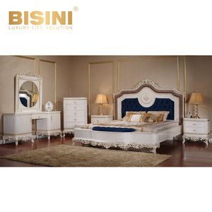 <span class=keywords><strong>Armario</strong></span> Clásico de Lujo de Madera Maciza con Tallados Dorados, 6 Puertas, Espejo <span class=keywords><strong>Exterior</strong></span>, Hecho en Foshan, Muebles de Dormitorio - Product Image 2