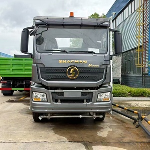 Camión Cisterna Shacman H3000 de 12m³ Multifuncional para Limpieza de Carreteras y Uso en Construcción - Product Image 3