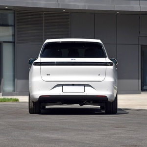 Acceptons les commandes personnalisées Lixiang L6 2025 – SUV familial spacieux à autonomie étendue, extérieur blanc d'origine, faible kilométrage - Product Image 6