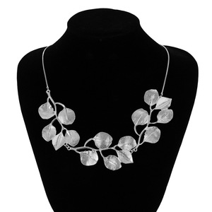2 Stück Schmuckset Retro Design Metall Wind blatt Quaste Halskette Anhänger mit Perle Hauptstein Pull <span class=keywords><strong>Collar</strong></span> Style - Product Image 1