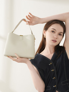 Sac seau en cuir de vachette véritable de qualité supérieure, sac à bandoulière multi-positions avec trois sangles, sac à main polyvalent pour femme - Product Image 6