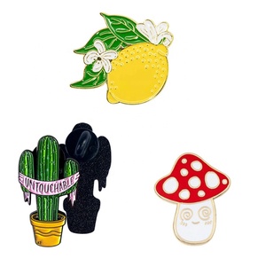Estampage de métal de haute qualité estampillé die frappé plaqué or émail doux russe russie icône badge en forme de cercle rond - Product Image 4