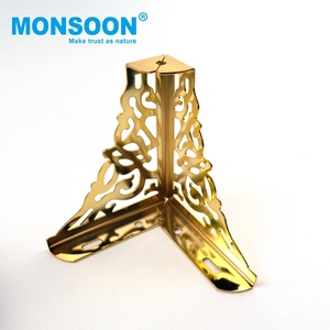 Patas de Muebles Modernas en Forma de Triángulo, Doradas, de Repuesto, Metálicas, para Sofá, Mesa o Gabinete - Product Image 3