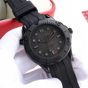 Montre de luxe vintage moderne à mouvement mécanique automatique pour homme, bracelet en caoutchouc noir, lunette en céramique, boîtier en acier inoxydable noir - Product Image 2