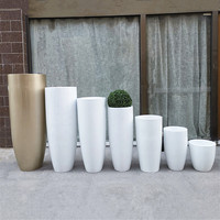 Vente directe d'usine de piliers de mariage classiques en forme de balle pour les hôtels et l'usage domestique, pots de fleurs en plastique renforcé de fibre de verre