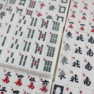 In Stock Standard 166 Tiles American <b>Mahjong</b> <b>Set</b> Melamine Printed Mah Jongg with Joker Tiles - Product Image 1