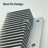 Dissipateur thermique en alliage d'aluminium certifié ISO 9001:2015, surface anodisée, ailettes verticales parallèles, trous de fixation sur la base pour l'électronique
