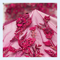 Tissu en dentelle de tulle perlé et pailleté fait main 3D à motif floral, personnalisé en usine, vente en gros, avec un joli design de dentelle pour robe de soirée et robe de mariée