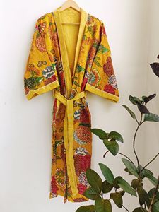 Robe de travail manuel Kantha vintage pour femmes à forte demande, longueur au genou pour vêtements de nuit disponible en vrac - Product Image 5