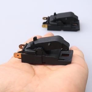 غلاية كهربائية سوداء ، مفتاح بخار رقم 2 ، تحكم عالمي في درجة الحرارة التقليدية (TDS) - Product Image 4