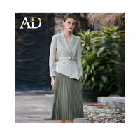 Nouvelle Collection : Ensembles 2 Pièces Personnalisés pour Femmes - Jupe Plissée Verte et Haut - Fabricant de Costumes
