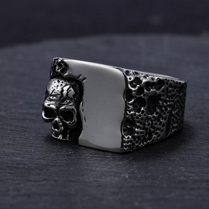 Anillo de Acero Inoxidable con Zirconia y Baño de Oro de 18K, Estilo Dominante y Exclusivo, para Hombre, Moda Punk Rock Biker - Product Image 3