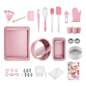 Nouveautés : Kit de pâtisserie de base 25 pièces Chef Made pour la maison – Accessoires pour gâteaux, poche à douille, emporte-pièces, plaque de cuisson antiadhésive, kit de cuisine - Product Image 3