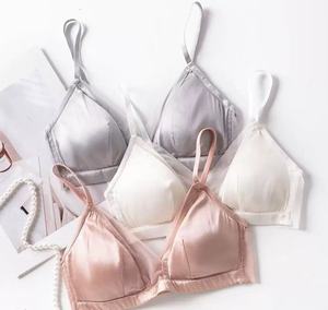 Women's silk wire-free <b>bra</b>, <b>thin</b> French V-neck with <b>thin</b> <b>straps</b>, comfortable and breathable. - Product Image 1