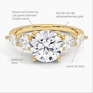 แหวนเพชรเพาะเลี้ยงในห้องปฏิบัติการ รับรองโดย IGI ทองคำแท้ 14k ทรงกลมเจียระไนบริลเลียนท์ สามเม็ด 2 กะรัต CVD HPHT สำหรับหมั้นและแต่งงาน - Product Image 2