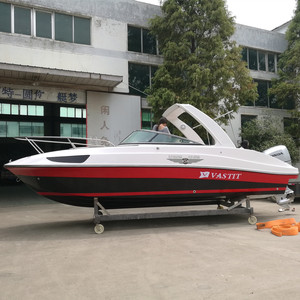 Vente flash : petit yacht de luxe, bateau rapide avec moteur - Product Image 1