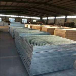 Prezzi del produttore tetto di sicurezza in alluminio metallo <span class=keywords><strong>griglie</strong></span> in acciaio inossidabile saldato in acciaio al carbonio metallo griglia per la passerella esterna porta recinzione - Product Image 2