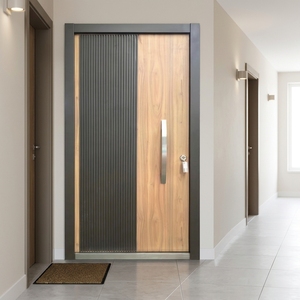 Porta d'Ingresso per Villa in Legno Bicolore con Rete in Acciaio Inox e Garanzia di 3 Anni - Product Image 1