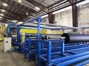 Extrudeuse monovis PLC haute rigidité et économe en énergie PP PE 700 kg/h pour la production de géogrés pour filets de drainage en plastique - Product Image 2