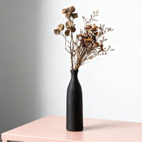 Vase à fleurs artisanal créatif en céramique noire, vase décoratif de table rustique, style vintage, vase en terre cuite