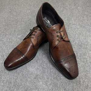 Chaussures habillées pour hommes en cuir italien haut de gamme, faites à la main, avec trois connecteurs gravés, boutons en dentelle - Product Image 6