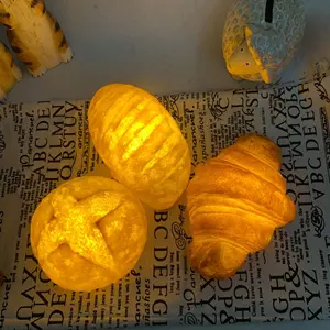 Creativo Croissant a mezzaluna rotola crostata pane pane Baguette LED luci notturne batteria lampada da comodino ABS 5W decorazione