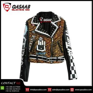 Chaquetas Cortas de Motociclista Estilo Punk con Tachuelas y Cuello Camisero para Mujer, en Cuero con Estampado de Leopardo - Product Image 3