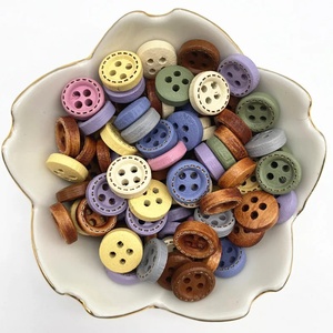 Venta al por mayor botón de madera botones de colores mezclados cuatro agujeros botones de moda de madera - Product Image 1