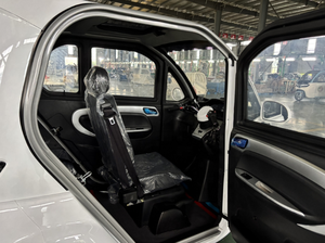 ราคาโรงงานผู้ผลิต มอเตอร์ไร้แปรงถ่าน 2500W รถสามล้อไฟฟ้าแบบปิดตัวถัง สำหรับผู้ใหญ่ ความเร็ว 30-50 กม./ชม. แบตเตอรี่ตะกั่วกรด/ลิเธียม 60V/72V - Product Image 6