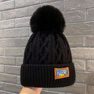OEM ODM Cálido Invierno Sombreros de punto Logotipo personalizado Resistente al frío Invierno Grueso Pom Sombreros de invierno - Product Image 4