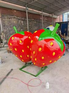 Fabriek Aangepaste Outdoor Decoratie Echte Grootte Fruit Sculptuur Gesimuleerde Aardbei Sculptuur Glasvezel Sculptuur Te Koop - Product Image 3