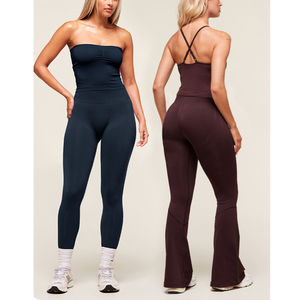 Stelan Yoga 2-Piece untuk Wanita: Atasan Camisole Cross Back yang Cantik dan Celana Yoga High Waisted Flared yang Meniruskan Tubuh - Product Image 2