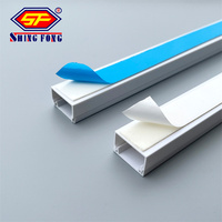 Conduit de goulotte de câble en PVC ignifuge goulotte en PVC auto-adhésive 10x10 15x10 20x10 24x14 16x16 25x16 40x25x25 50x25 60x40 100x60