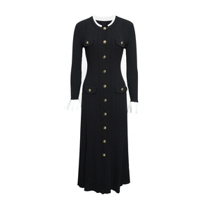 Abito in maglia da donna elegante nero monopetto slim fit con colori a contrasto, nuovo stile autunno 2026 - Product Image 1