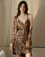 Ensemble de vêtements de nuit en satin à imprimé léopard luxueux pour femmes, robe mini-camisole à col en V et robe longue à manches longues à ouverture devant, vêtements de détente élégants