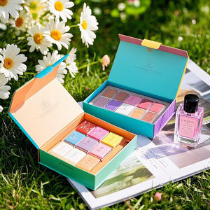 รีไซเคิลบรรจุภัณฑ์โฟลเดอร์กล่องที่มีฝาปิดแม่เหล็กกระดาษคราฟท์เคลือบด้านประโยชน์ยูวีสำหรับอาหารน้ำหอมเครื่องสำอาง - Product Image 4