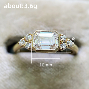 Anello con Cristallo Taglio Quadrato per Donne, Accessorio Minimalista Elegante per Uso Quotidiano e Feste - Product Image 5