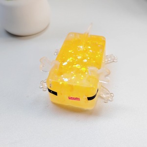 (Venta al por mayor) Nuevo juguete antiestrés de goma suave TPR con polvo dorado y malta de axolote, ideal para regalo - Product Image 6