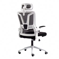 Chaise de bureau ergonomique en maille noire et blanche avec dossier fendu, soutien lombaire indépendant, assise en mousse haute densité, hauteur réglable et dossier respirant rabattable